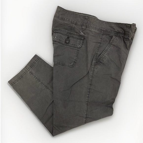 Eddie Bauer Women’s Ripstop Cargo Capri Pants Size 2 Hiking Outdoor - Picture 1 of 6